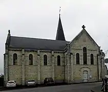 Flanc sud de l'église.