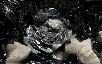 Hématite « rose de fer » et dolomite