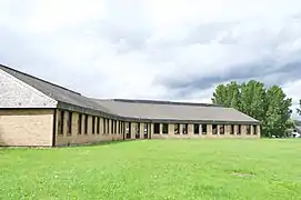 Vue de la façade frontale d'un pavillon.