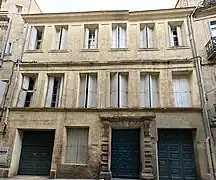 Vue détaillée de la façade de l'hôtel particulier.