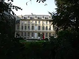 Vue de l'Hôtel Ponsardin depuis la rue.