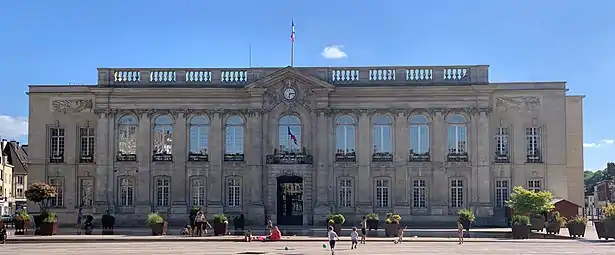 Façade de l'hôtel de ville.