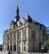 Vue de profil de l'Hôtel de ville.