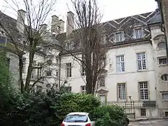 Cour intérieure.