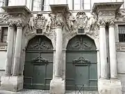 Hôtel de Clary : portails.