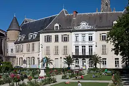 Photo de la « Maison de l'International » de Grenoble au sein de l'hôtel de Lesdiguières.