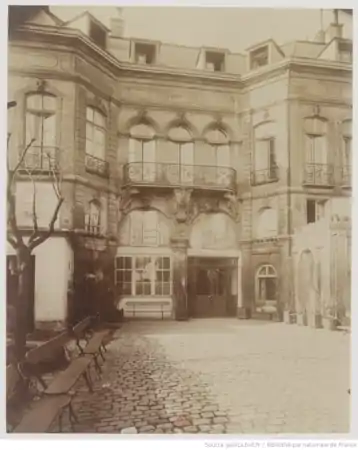 Façade sur jardin photo Eugène Atget vers 1900.