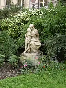 Statue dans le jardin.