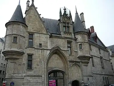 L'hôtel de Sens à Paris.