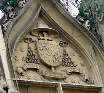 Armes de Tristan de Salazar, archevêque de Sens, Paris, hôtel de Sens.