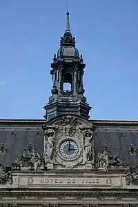 Cariatides (vers 1899-1900), hôtel de ville de Tours.