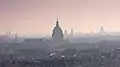 Le dôme dominant Paris, vue depuis la tour Eiffel (avec le Panthéon à droite et la cathédrale Notre-Dame à gauche).