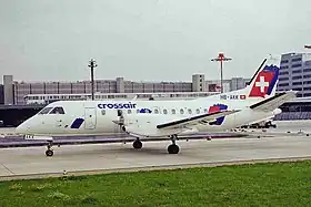 HB-AKK, le Saab 340 de Crossair impliqué, ici photographié à l'aéroport de Zurich en août 1999, 5 mois avant l'accident