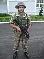 Un soldat du Monténégro avec un HK MP5.