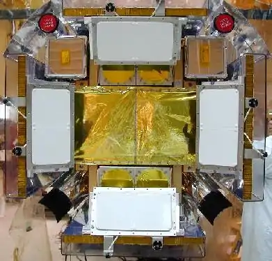 L'observatoire spatial de la NASA HETE vu de face (côté instruments)