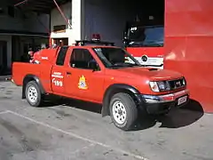 Un pick-up 4x4 Nissan Navara de pompiers, en Grèce.