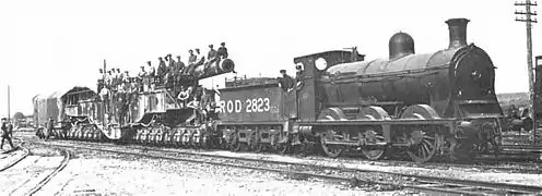 14-inch railway gun et locomotive