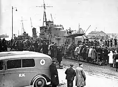 Retour du Cossack à Leith 17 février 1940, après le sauvetage des prisonniers britanniques détenus à bord de l'Altmark.