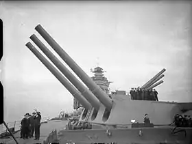 Les canons de 406 mm du Rodney