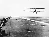 Appontage d'un Fairey 3F sur le HMS Furious dans les années 1930.