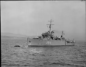 illustration de HMS Lyme Regis (J193)