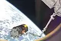 Le HTV est détaché de la station à l'aide du bras Canadarm 2 (manœuvre symétrique de l'arrimage).