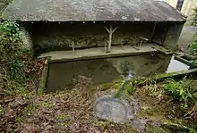 Le lavoir, source de la Baize.