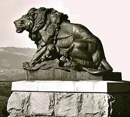 Otto Jarl, Monument en hommage au Major Hackher, 1909