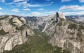 Le Half Dome vu de Glacier Point.