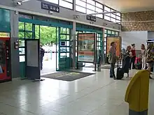 L'intérieur du hall de la gare.