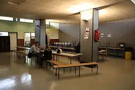 Le hall de l’école Pascal, lieu de rencontre et de travail.