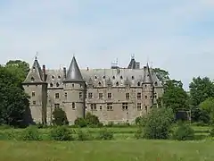 Façade arrière vue des prairies