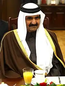Hamad ben Khalifa Al Thani porte une ghutra.