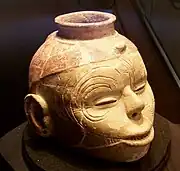 Poterie en forme de tête (Civilisation du Mississippi)