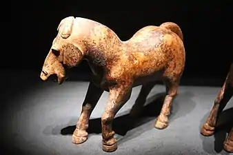 Photographie d'une statuette de cheval.