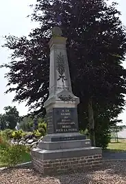 Le monument aux morts.