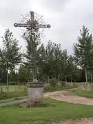 Happencourt (Aisne), croix de chemin avec attributs de la Passion du Christ.