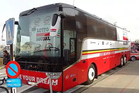 Le bus principal de l'équipe lors du Grand Prix E3 2015.