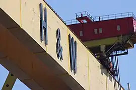 Cabine en haut des grues