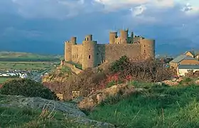 Photo d'un château dominant les alentours.