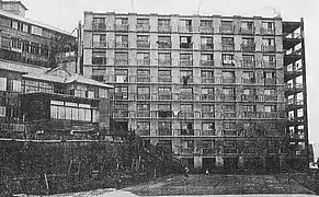 Des immeubles d'habitation vers 1930.