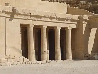 Colonnes avec abaque protodorique du temple d'Hatchepsout à Deir el-Bahari.