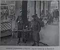 En 1920 à Francfort-sur-le-Main sour les arcades de la Haupwache avec des mitrailleuses Hotchkiss modèle 1914.