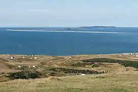 Havre-Aubert et le Bout du banc (Sandy Hook) vus de l'Île-d'Entrée