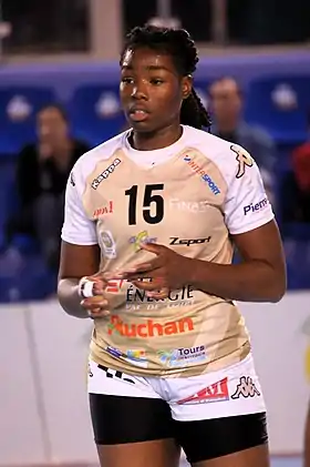 Hawa N'Diaye en octobre 2017 sous le maillot du Chambray Touraine Handball