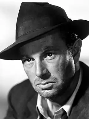 Sterling Hayden (McCluskey)