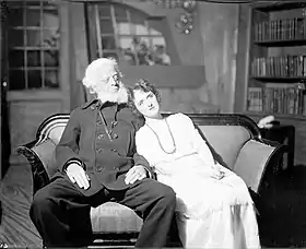 Albert Perry et Elisabeth Risdon(création à Broadway en 1920)