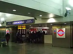 Entrée en souterrain et salle des billets.