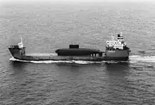 Un sous-marin chinois de la classe Kilo livré par cargo en 1995.