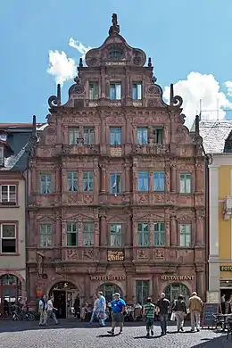La Maison du chevalier de Saint-Georges, façade Renaissance (1592).